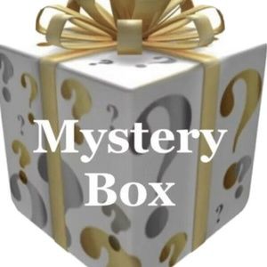 💥💥💥12 PIECE LOADED WHOLESALE WOMENS MYSTERY CLOTHES BOX LOT